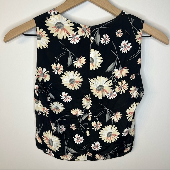Miss Selfridge Black Floral Daisy Print 2-Piece Outfit w/ Crop Top, Shorts Sz 2 - Picture 5 of 13